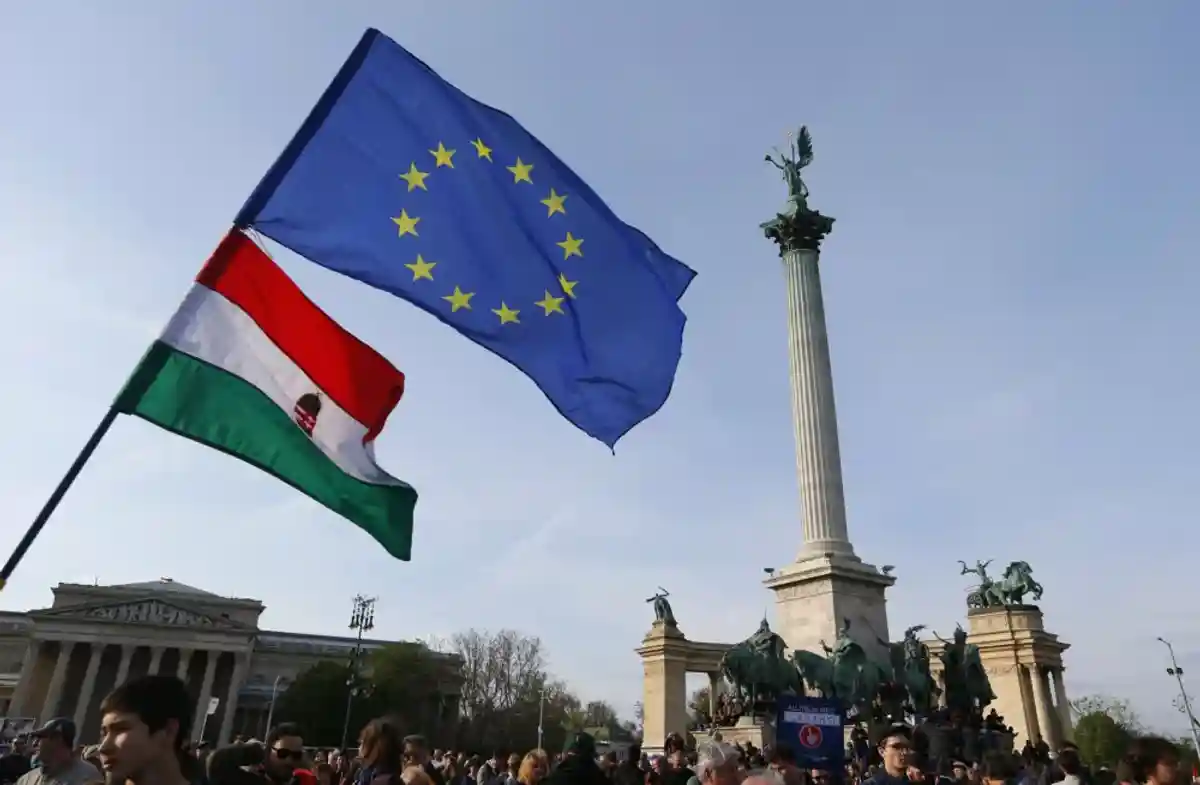 ЕС хочет сократить финансирование Венгрии