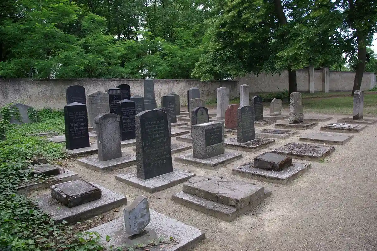 Место еврейского захоронения было открыто в 1828 году, значительно расширено спустя столетие. Фото Wikimedia