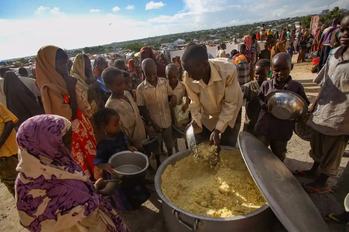 Голод в Африке становится реальнее. Фото: mehmet ali poyraz / Shutterstock.com.