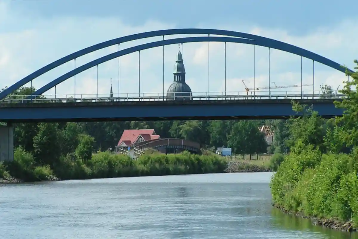 Мост в центре города Харен. Фото: Corradox / wikimedia.org
