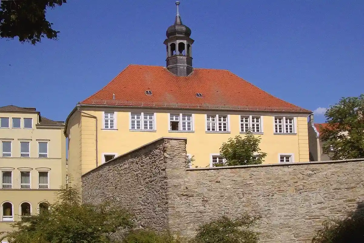 Самая старая гимназия в городе Хоф. Фото: AlexanderRahm / wikimedia.org