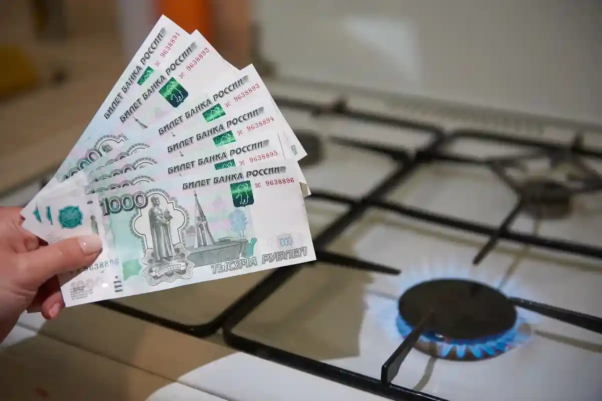 Итальянская Eni откроет рублевый счет в «Газпромбанке»: Bloomberg