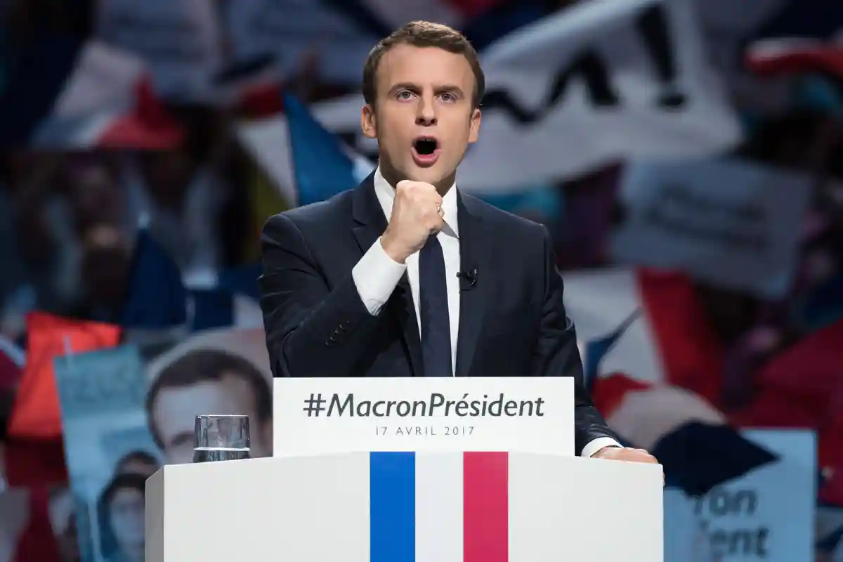 Выборы во Франции: Макрон начал выступление как поп-звезда