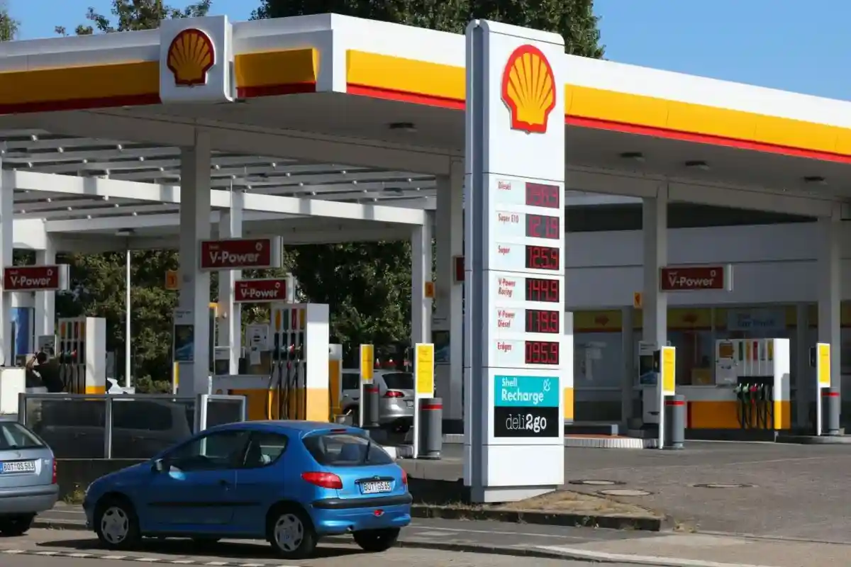 Нефтяной гигант Shell уйдет из России и может потерять 5 млрд долларов. Фото: Tupungato / shutterstock.com