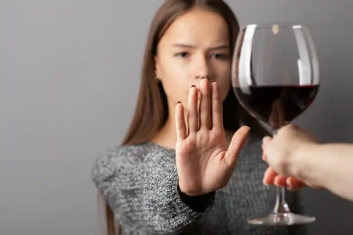 нельзя пить вино