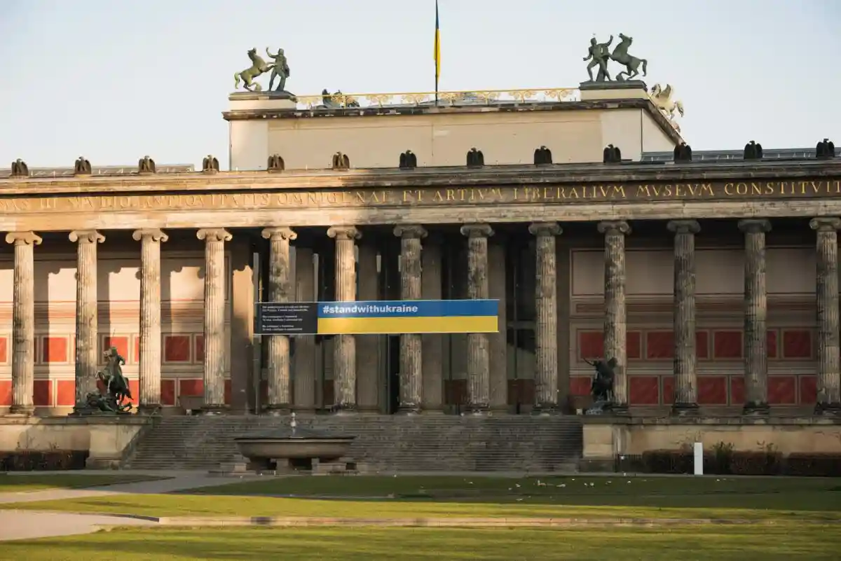 Немецкие политики раскритиковали автопробег в поддержку Путина в Берлине