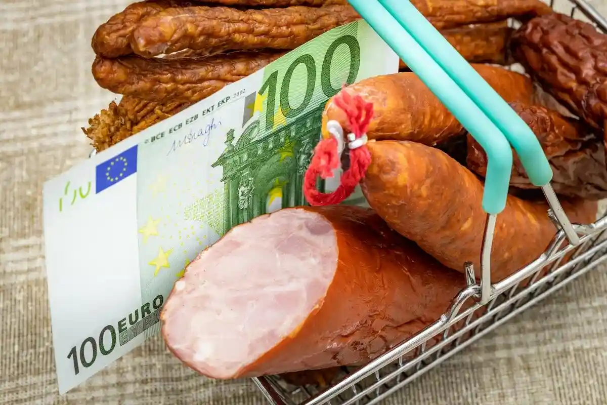 Падение евро приведет к росту инфляции. Фото: Andrzej Rostek / shutterstock.com