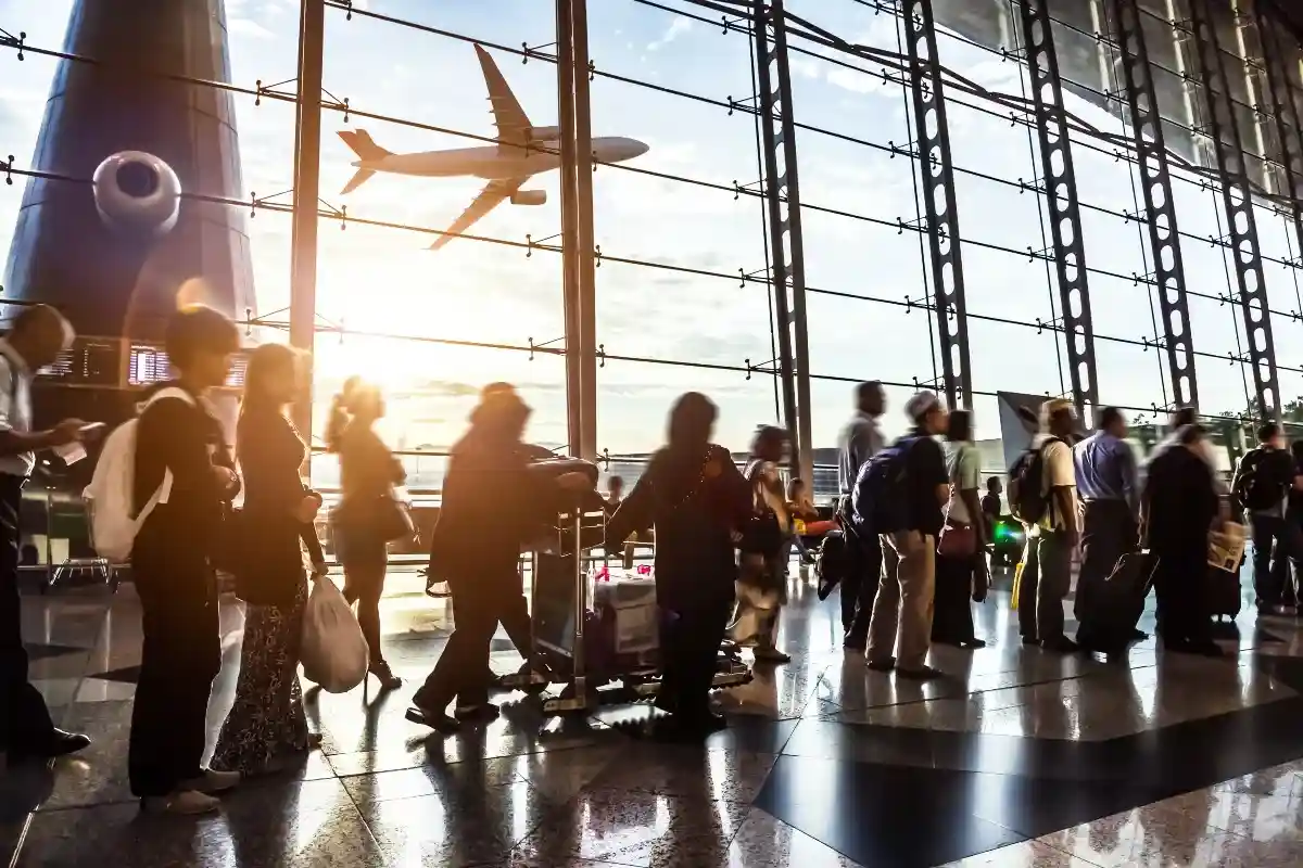Операторы BER ожидают около миллиона пассажиров в течение двухнедельных пасхальных каникул. Фото: 06photo / Shutterstock.com