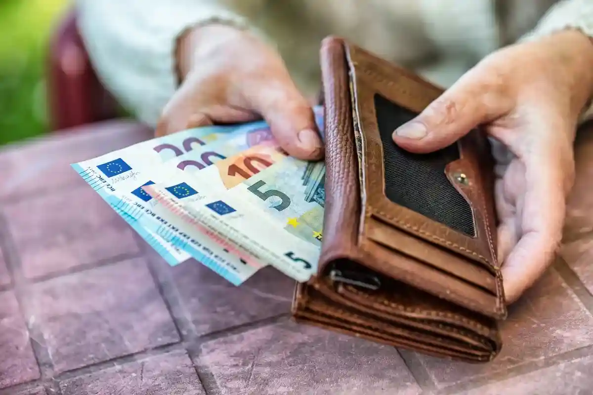 Пенсия в Германии: сколько нужно заработать, чтобы получать пенсию в 2000 евро?
