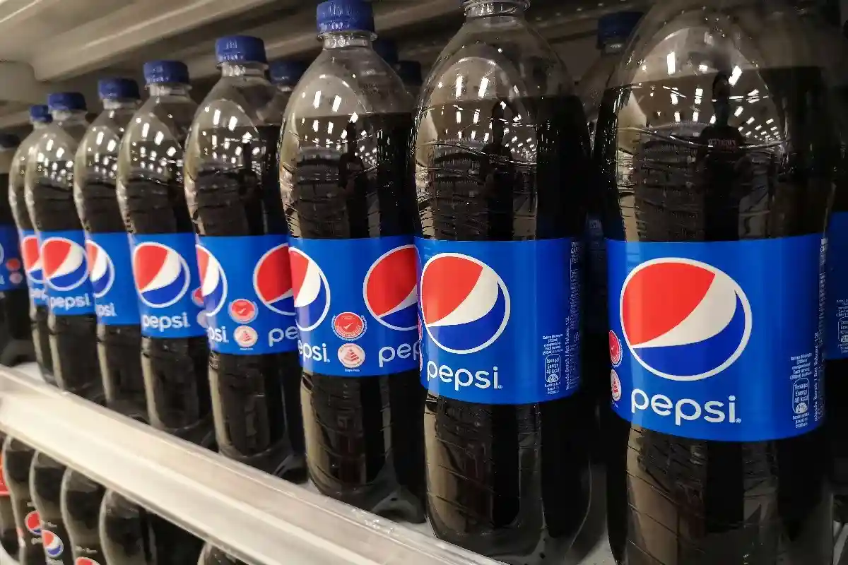 Как утверждают в Pepsi, они снова начнут поставлять свою продукцию в Edeka летом. Фото: Zety Akhzar / Shutterstock.com