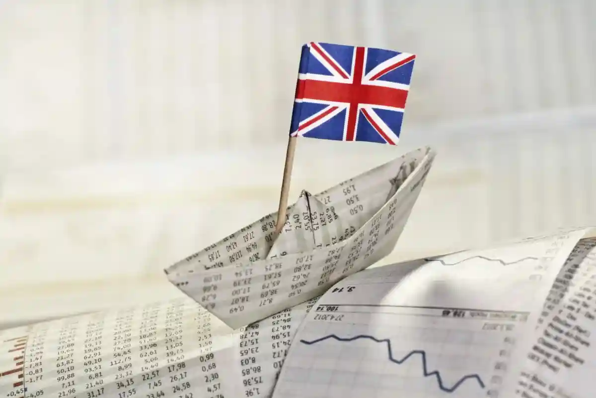 Розничные продажи в Великобритании упали: будущее продаж. Фото: gopixa / shutterstock.com