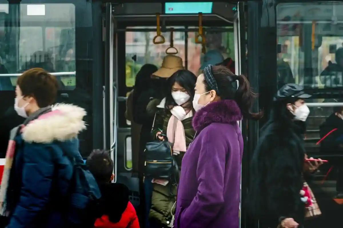 Власти Пекина предупредили, что вирус "незаметно" распространялся в городе в течение недели. Фото: IHOR SULYATYTSKYY / shutterstock.com