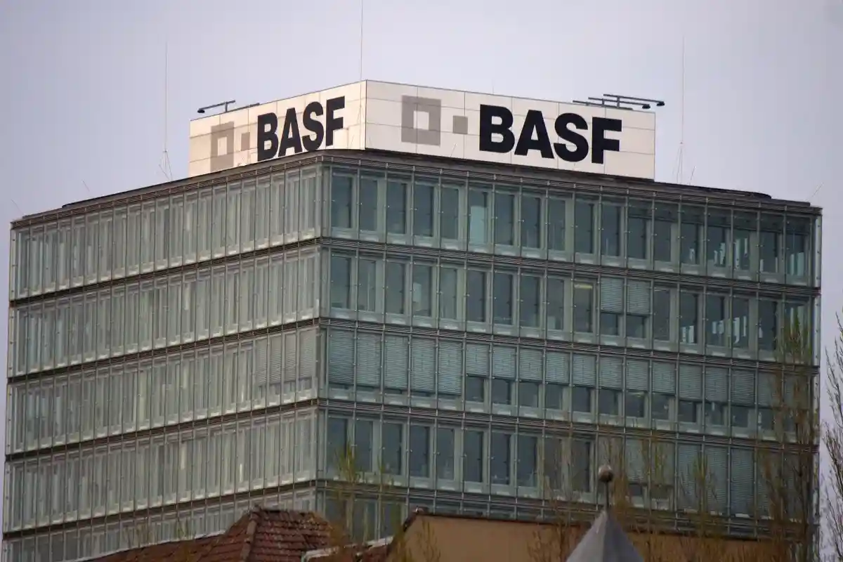 Химический гигант BASF опасается прекращения поставок газа из РФ