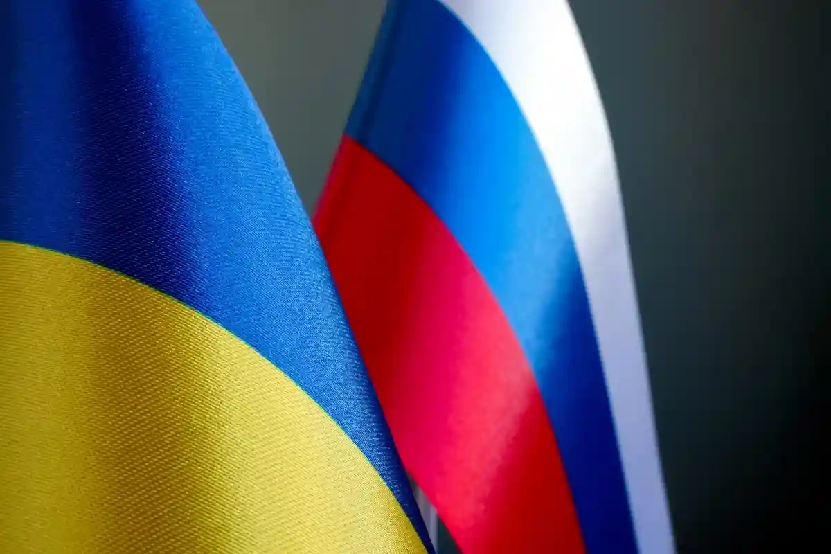 Переговоры между лидерами Украины и России должны состояться. Фото: Vitalii Vodolazskyi / shutterstock.com