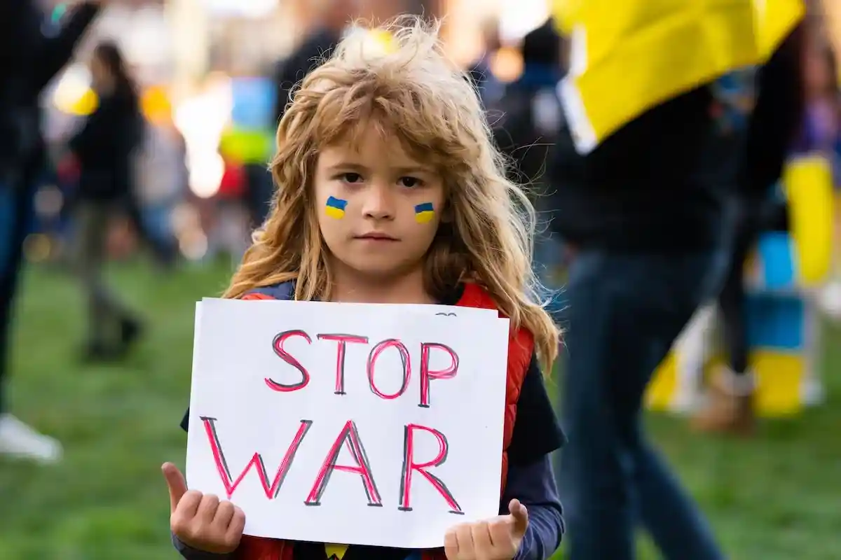 Путин может прекратить войну и избежать жертв среди мирного населения. Фото: Volodymyr TVERDOKHLIB / shutterstock.com