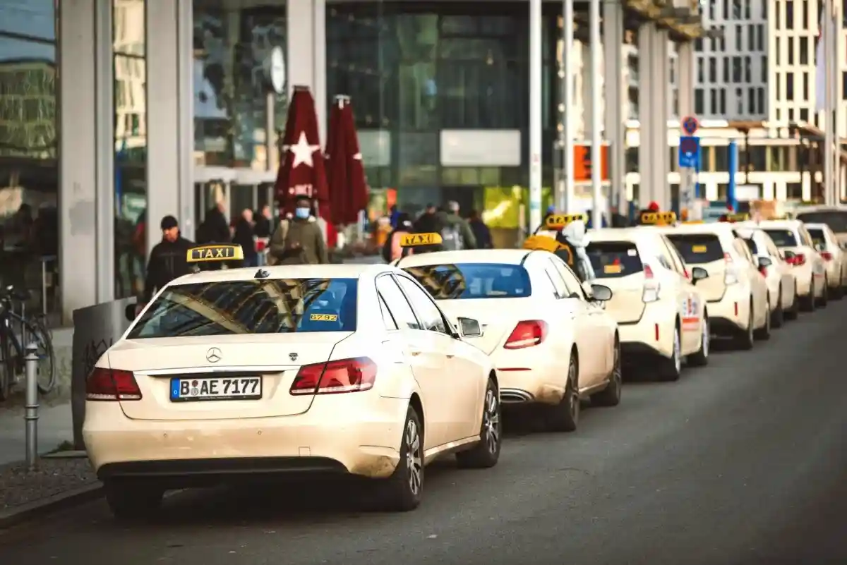 Такси в Гамбурге: почему машин все меньше?