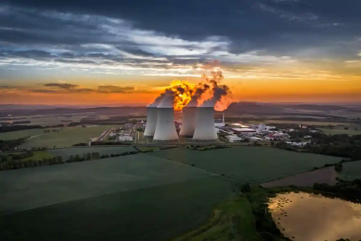 Великобритания планирует построить 8 новых ядерных реактора у 2030 году. Фото: mareksaroch.cz / shutterstock.com