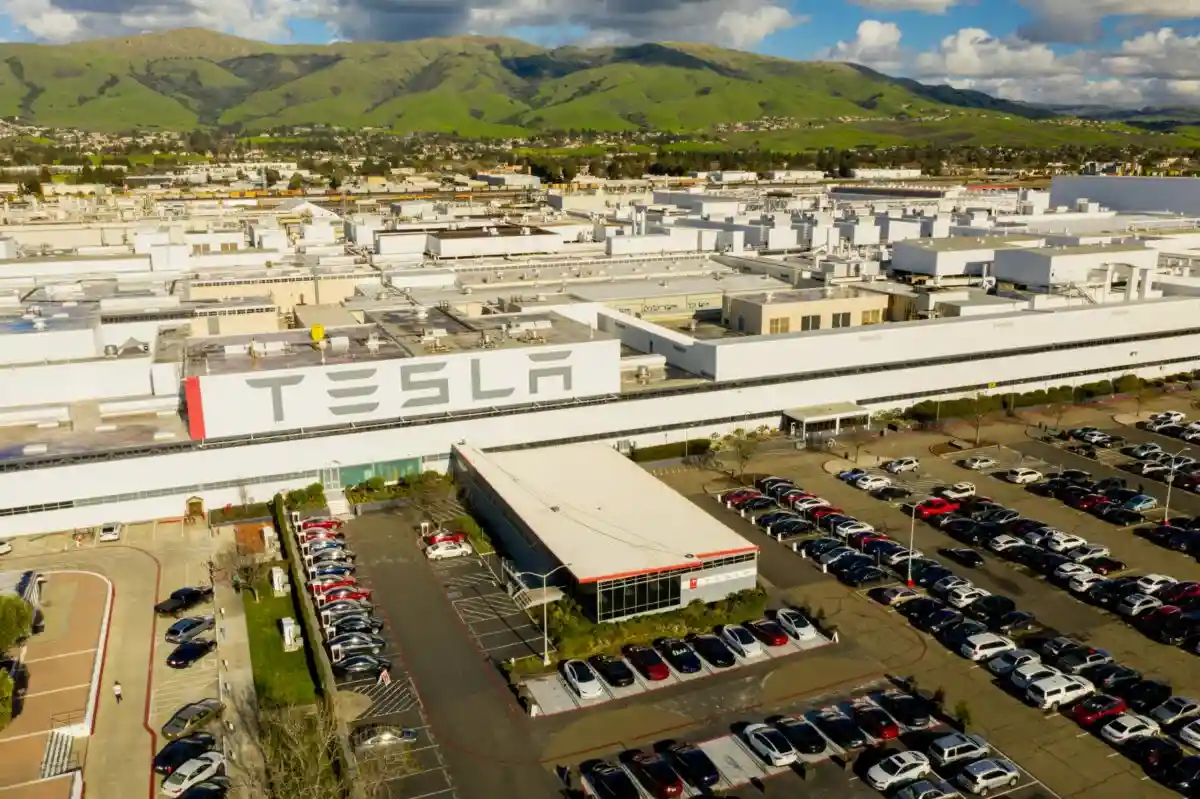 Завод Tesla в Остине