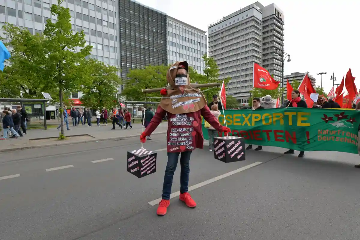 Первомайская демонстрация в Берлине. Фото: Aleksejs Bocoks / aussiedlerbote.de