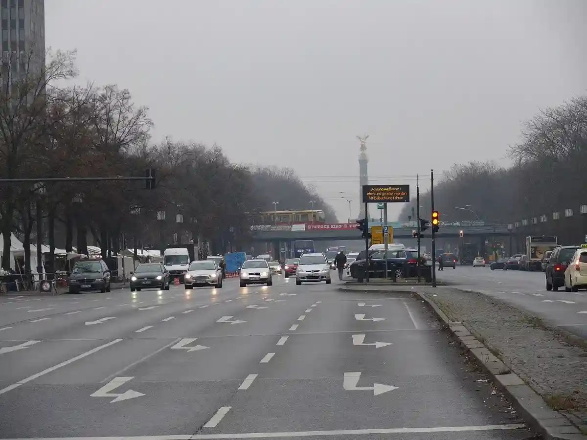 Часто нарушения правил дорожного движения происходят на автомагистралях. Фото: Aleksejs Bocoks / aussiedlerbote.de