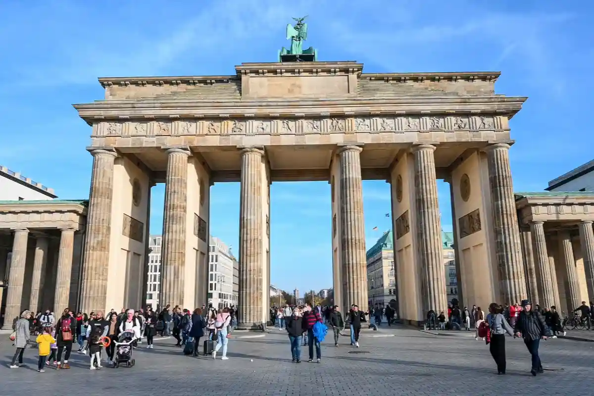 Берлин ожидает наплыва туристов. Фото: Ajdin Kamber / Shutterstock.com