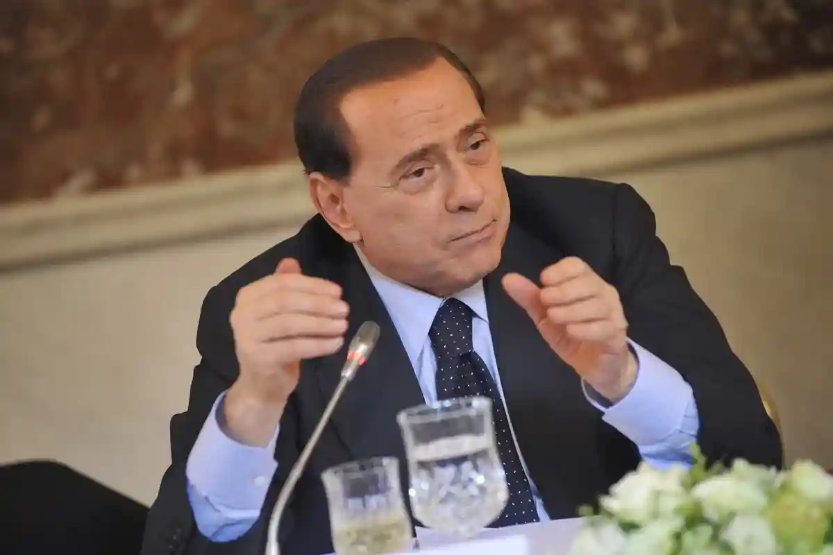 Прокуратура Италии требует для Берлускони 6 лет тюрьмы