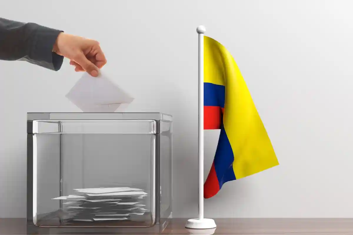 Кандидат от левых прошел во второй тур выборов президента Колумбии. Фото: rawf8 / Shutterstock.com