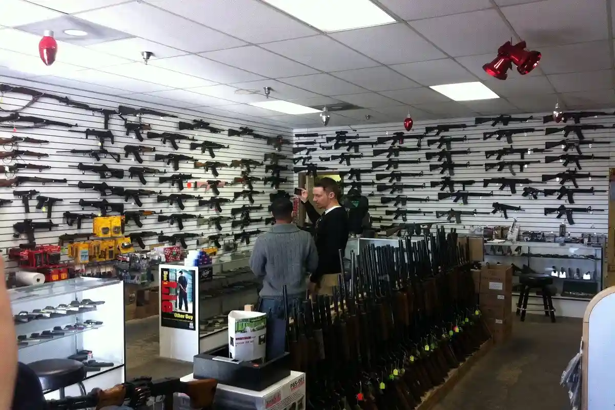 Можно ли судить магазины оружия в США за массовую стрельбу?