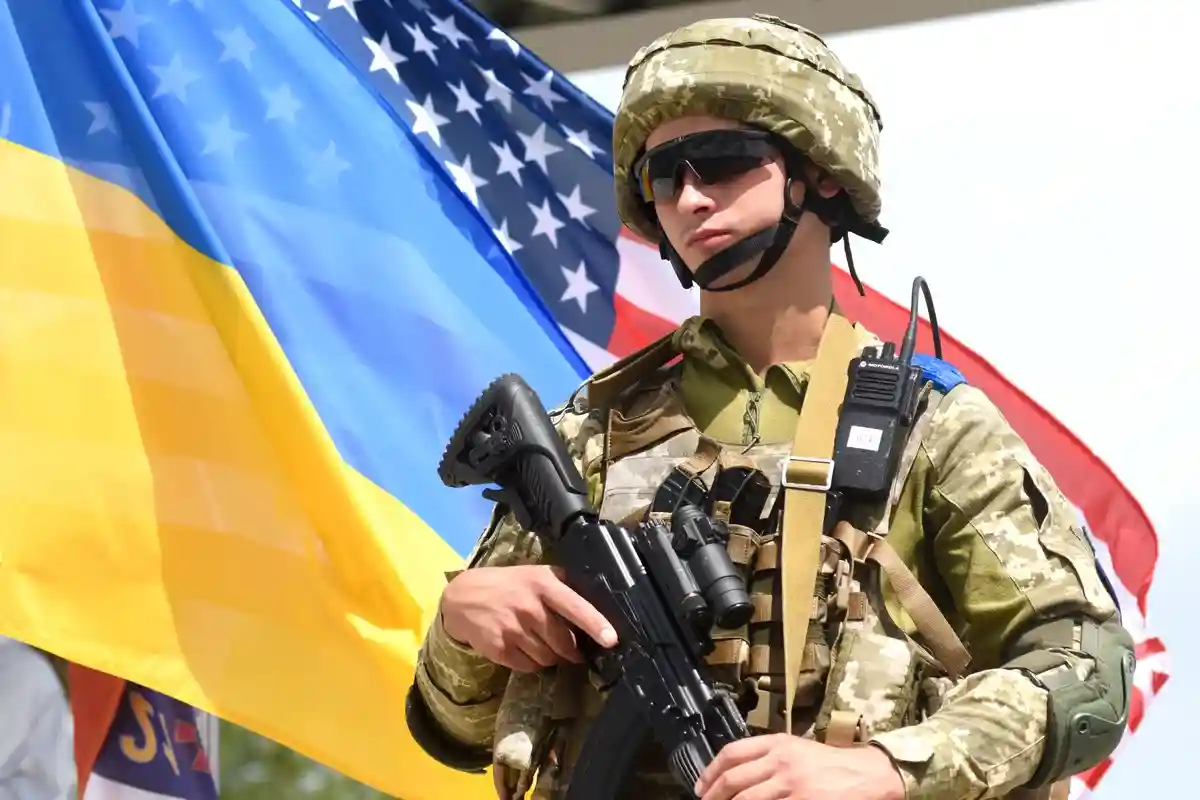 Обучение украинских солдат. Фото: Bumble Dee / Shutterstock.com