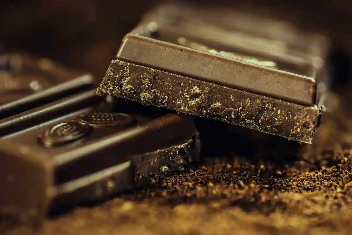 Пара долек горького шоколада в день помогут снизить уровень холестерина в организме Фото: Pixabay / Pexels.com