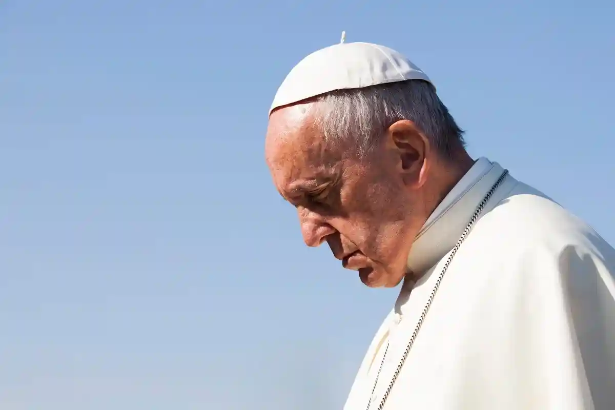 Папа Римский отменил поездку в Ливан из-за боли в ногах