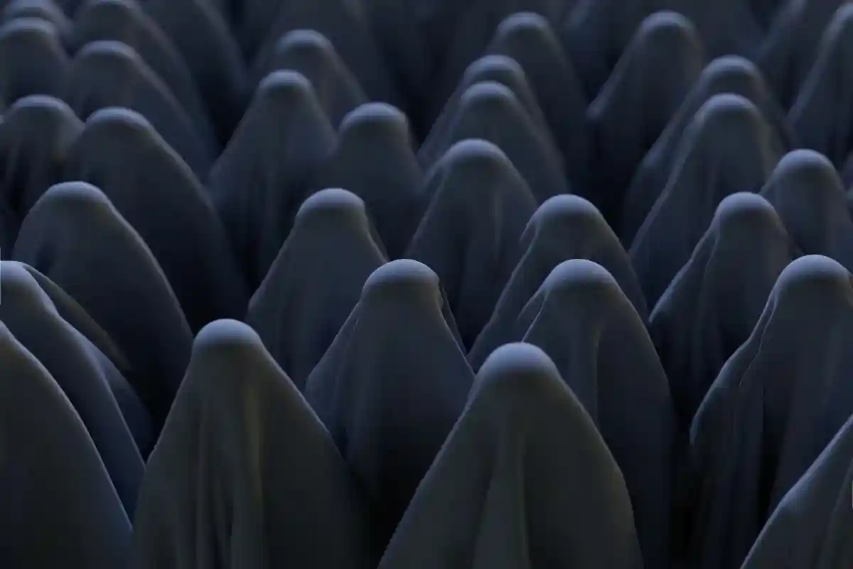В мае 2022 года министерство опубликовало указ, требующий от всех женщин Афганистана носить на публике одежду полностью покрывающее тело. Фото: Photobank.kiev.ua / shutterstock.com