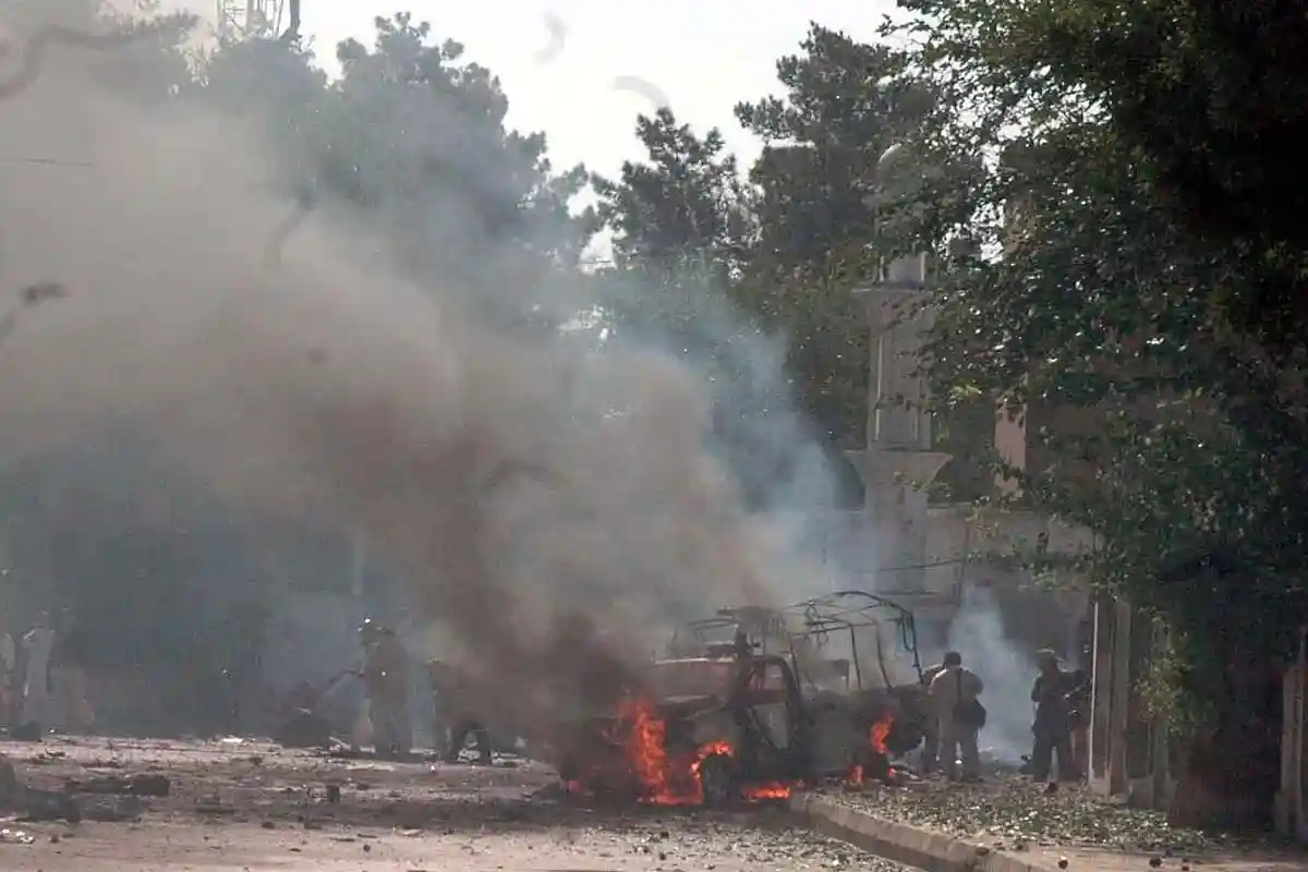 Последствия взрыва смертника в Пакистане в 2011 году. Фото: Asianet-Pakistan / shutterstock.com