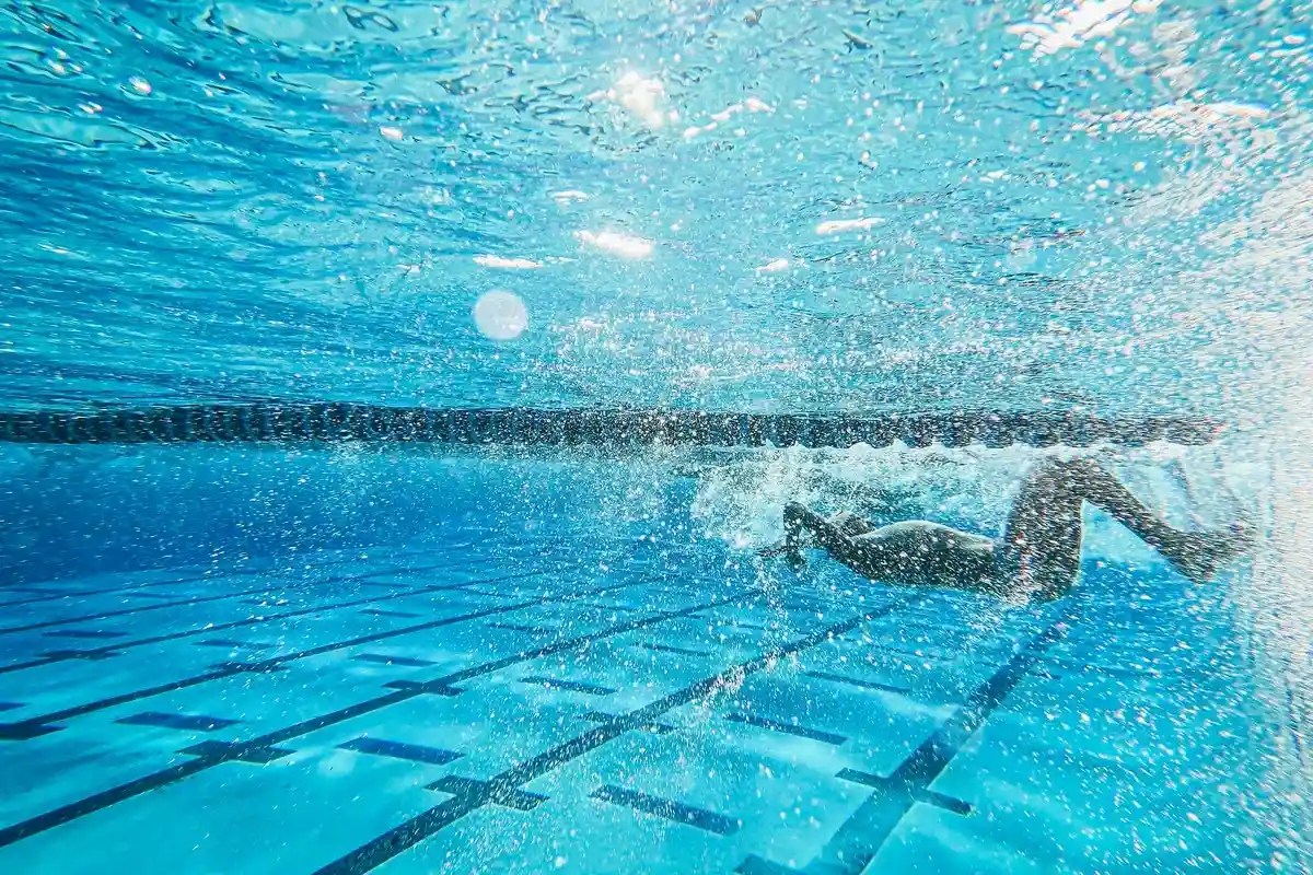 Счета за воду в Германии заставляют владельцев бассейнов поднять цены на вход. Фото: Kindel Media / Pexels. 