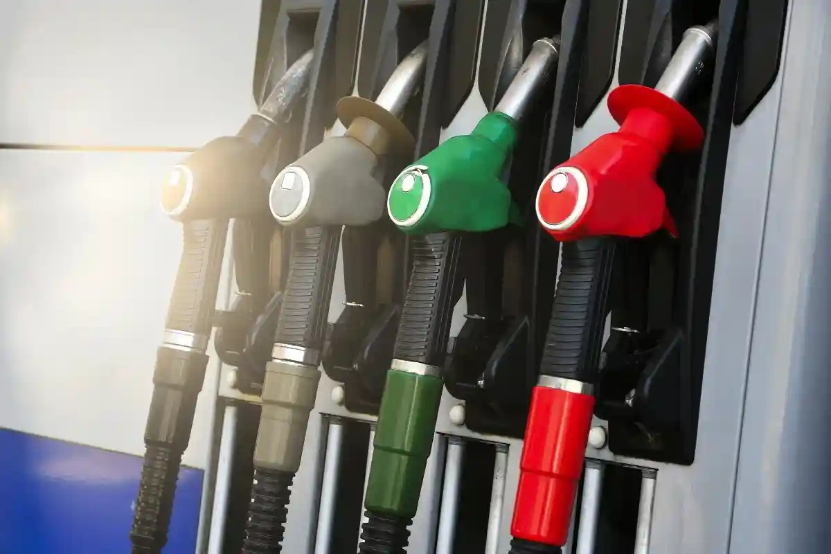 Цены на бензин в Германии: снова более 2 евро за литр