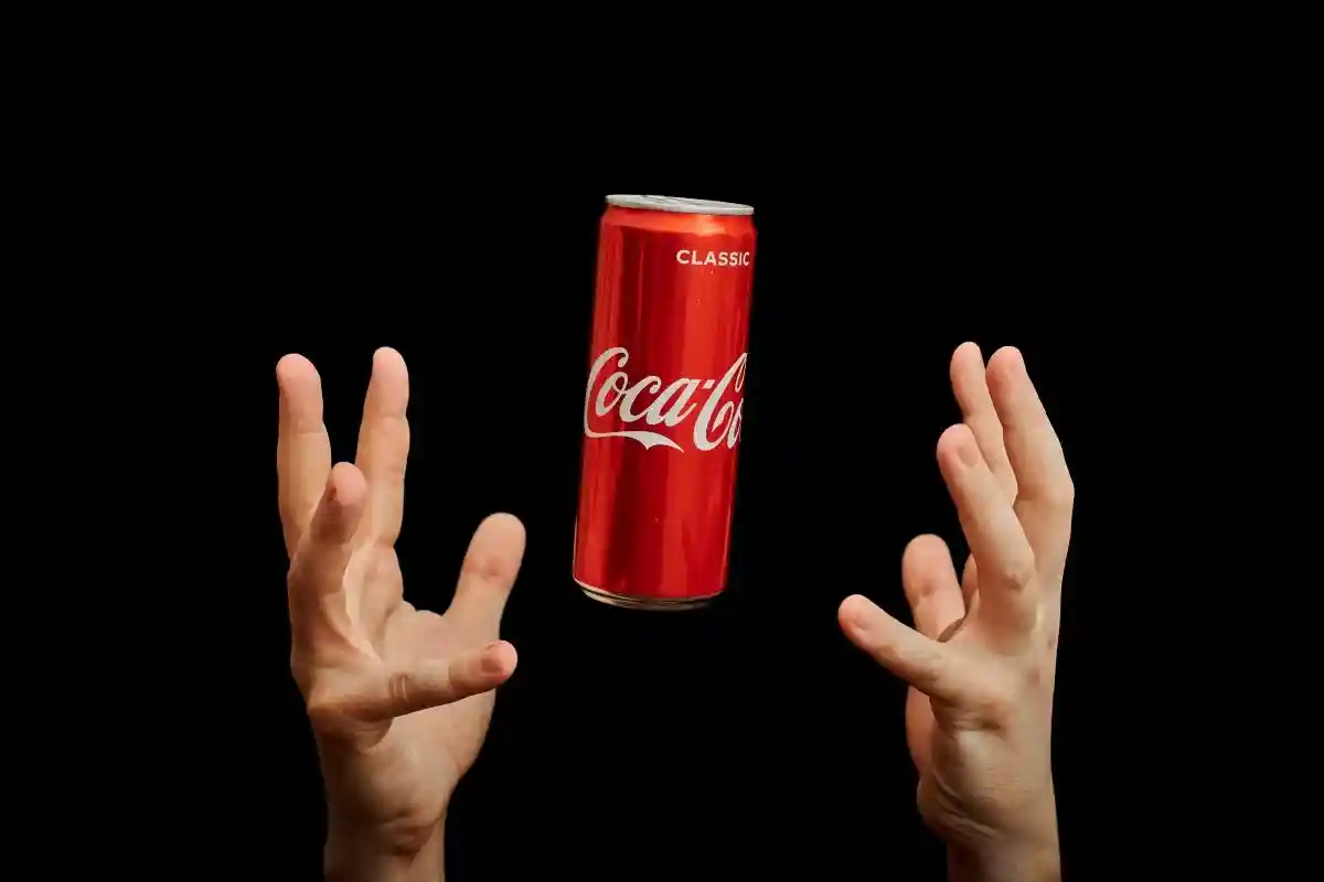 Бывший химик Coca-Cola приговорена к 14 годам за кражу коммерческой тайны для Китая