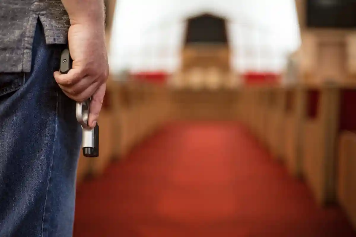 Массовая стрельба в церкви в Калифорнии. Фото: P Maxwell Photography / Shutterstock.com