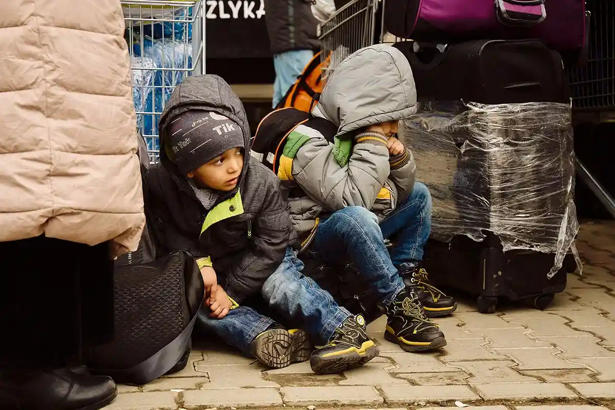 Украинские дети, эвакуированные в Польшу. Что их ждет в будущем? Фото: shutterstock.com