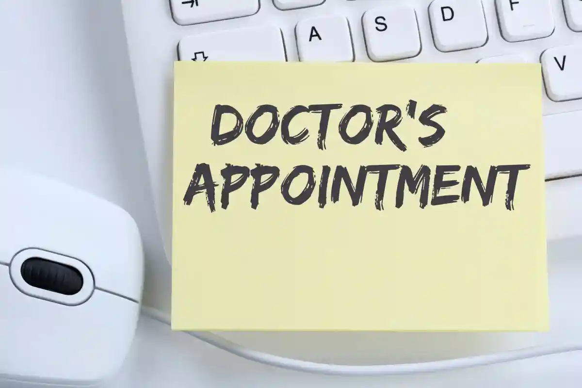 Когда надо идти к врачу? Фото: Markus Mainka / Shutterstock.com