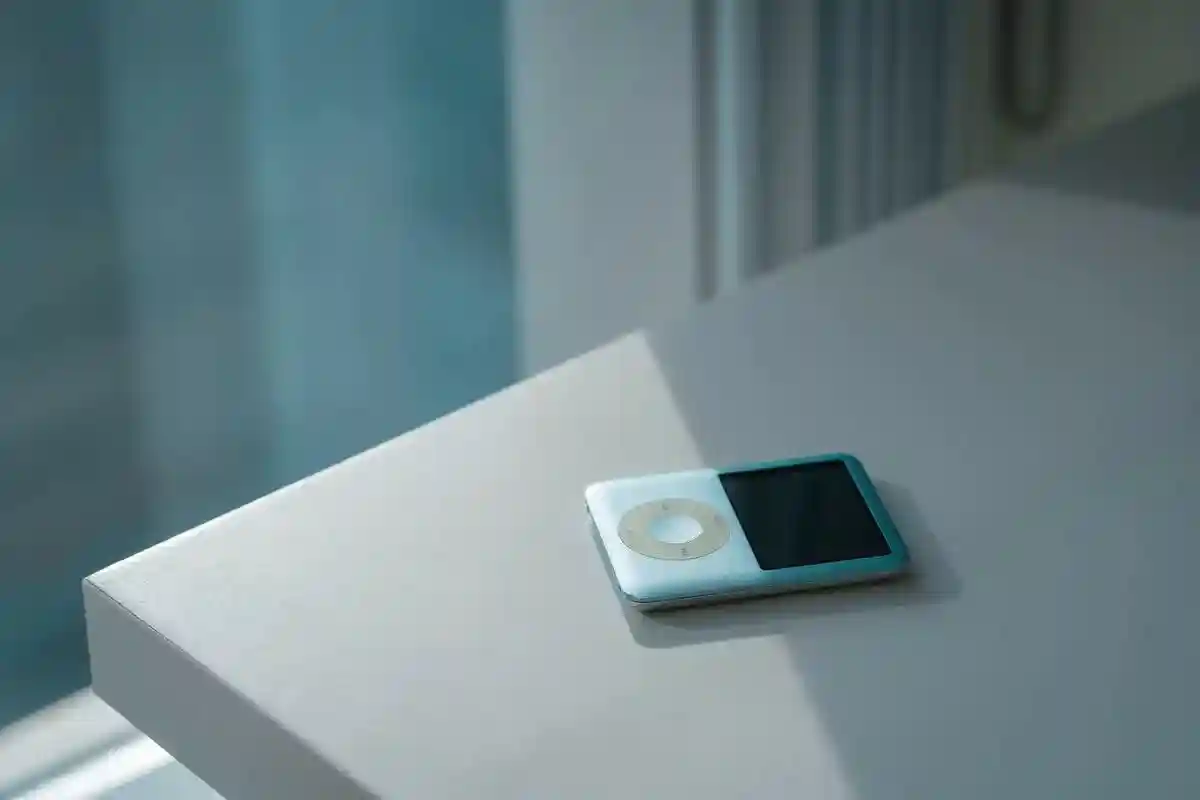 iPod стал прорывным гаджетом. Фото: Ruijia Wang / Unsplash.com
