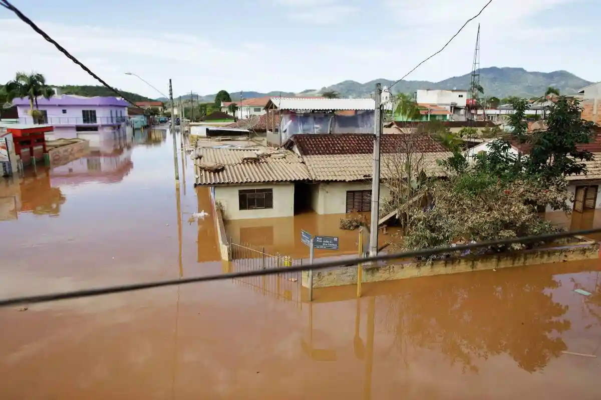 Наводнение в Бразилии унесло жизни более 50 человек. Фото: Nelson Antoine / Shutterstock.com