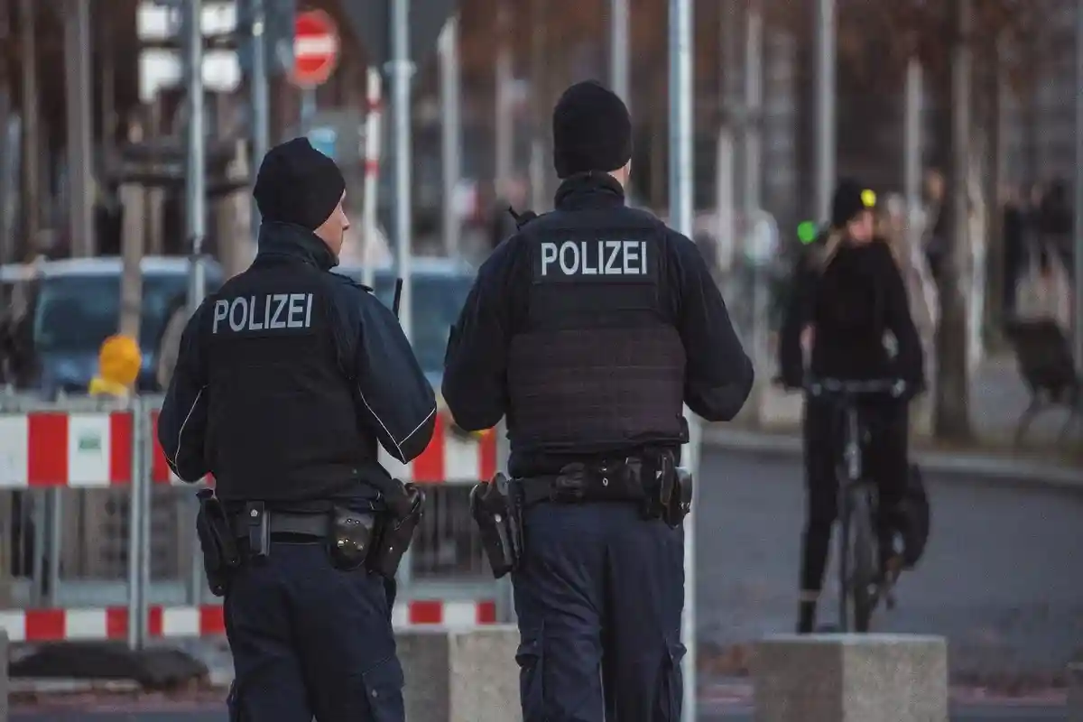 Полицейские Берлина. Фото: eignatik17 / pixabay.com
