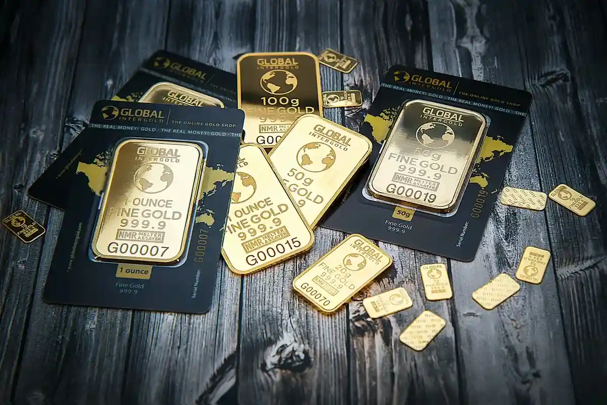 Куда вкладывать деньги? Например, в золото. Фото Michael Steinberg / Pexels.com 