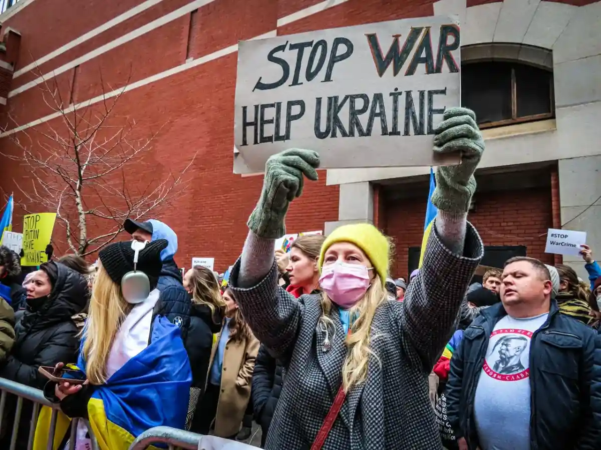 Оружие для Украины: активисты собирают пожертвования. Фото: Katie Godowski / Pexels.com
