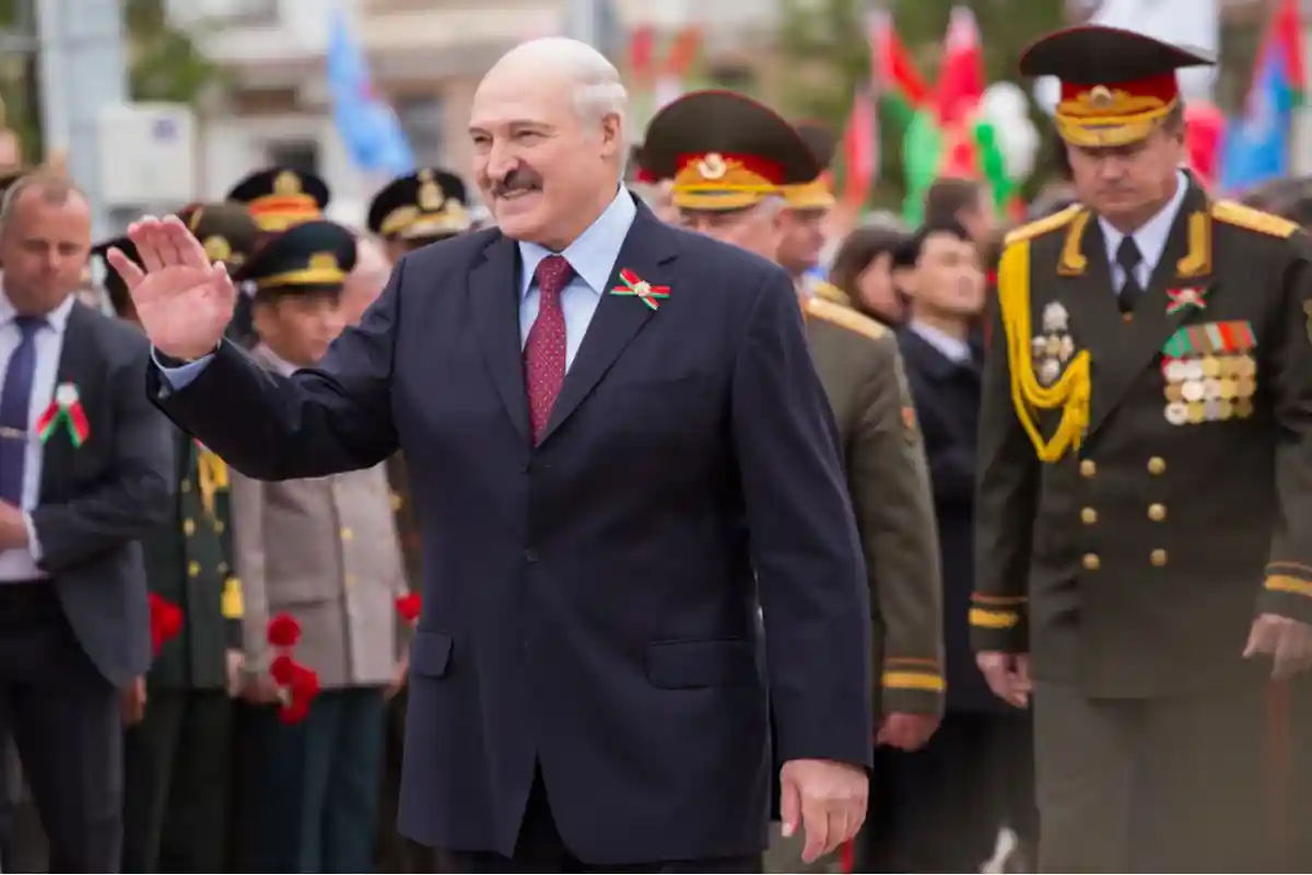 Лукашенко призвал Зеленского побриться. Фото: exsilentroot / shutterstock.com