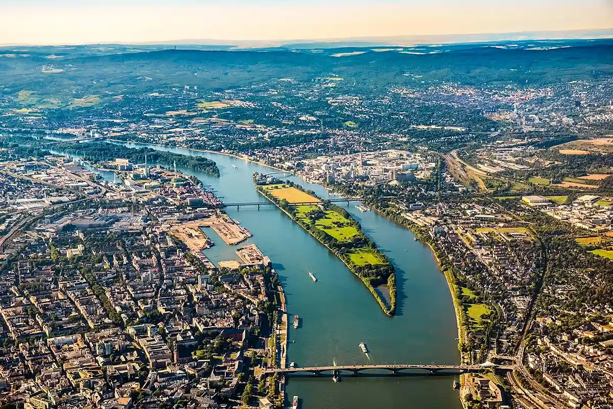Впечатляющий вид с высоты. Город Майнц и река Рейн. Фото: istockphoto.com