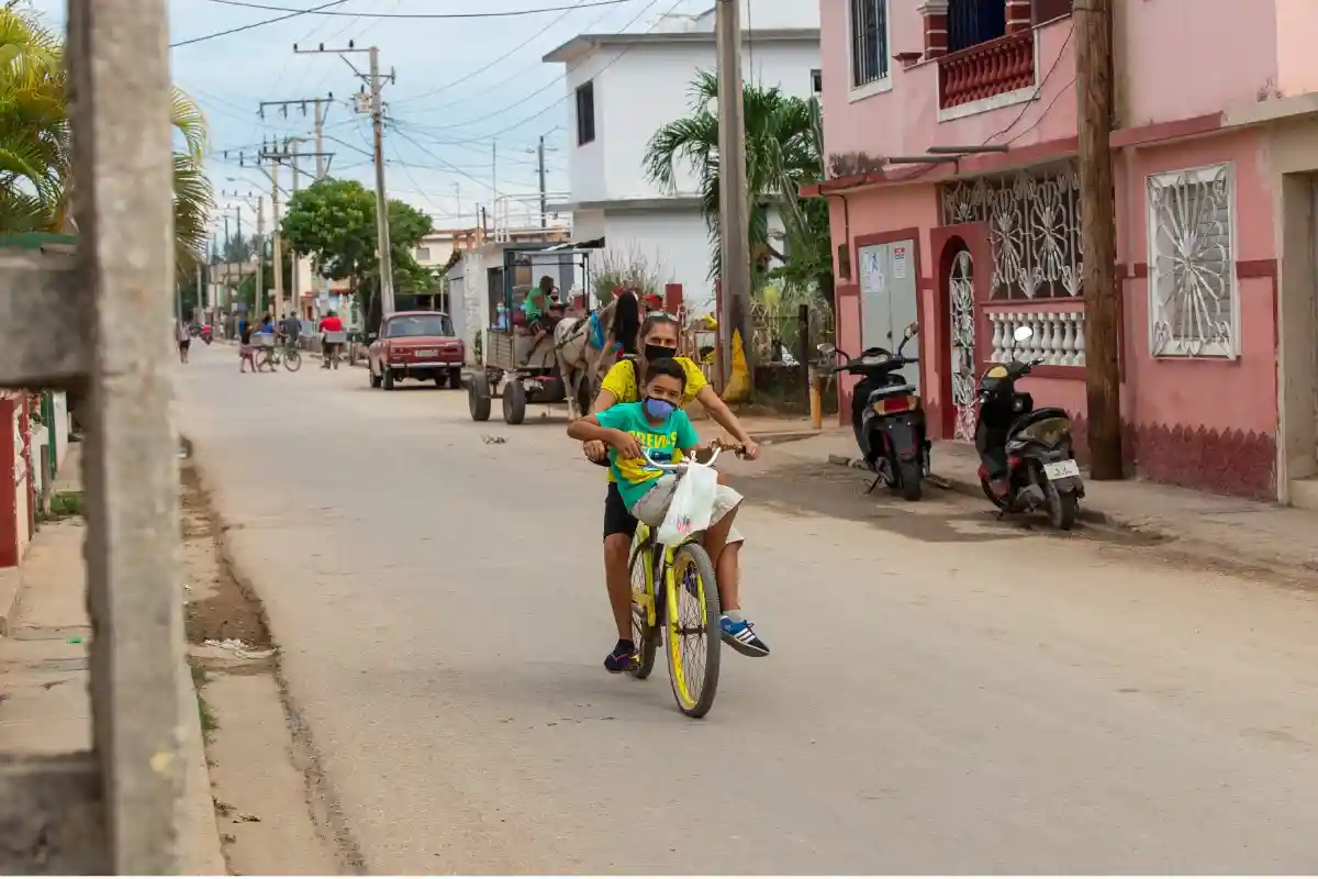 Куба отменила масочный режим. Фото: Alex Zotov / Shutterstock.com