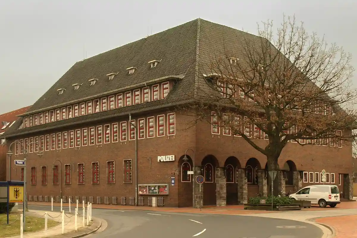 Зато в хорошем состоянии находятся сооружения 18 века: комплекс иезуитской гимназии (1746), оружейная палата (1752), а также более современное здание Хёгер Хауз, где сегодня находится офис полиции. Фото Wikimedia