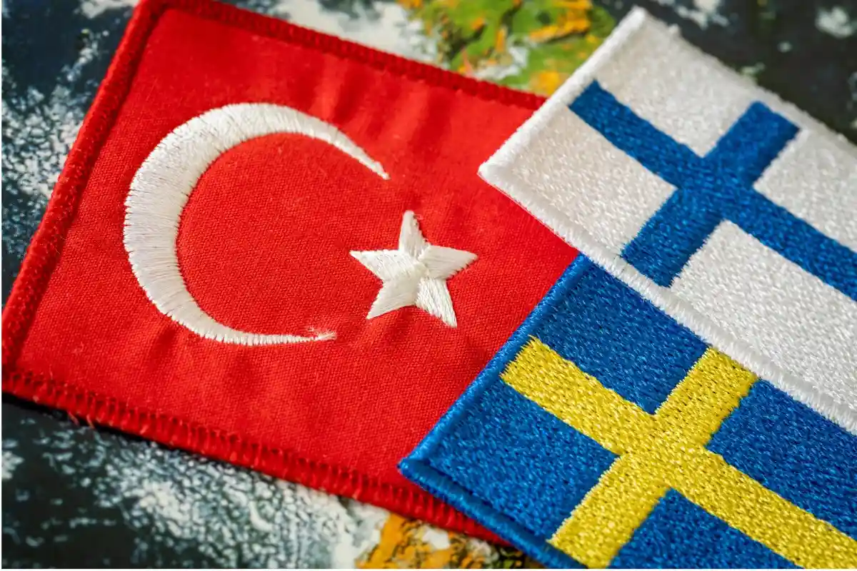 Переговоры Турции, Финляндии и Швеции по НАТО. Фото: Andrzej Rostek / Shutterstock.com