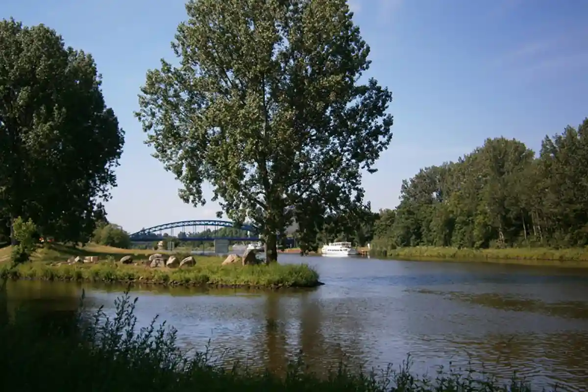 Вид на мост через реку Везер. Фото Wikimedia